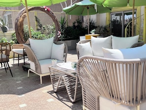 Terrace/patio - Danda Moon Pyramids Hotel (Giza)