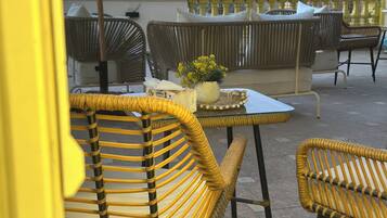 Economy Studio, 1 King Bed, Non Smoking, Kitchenette | Terrace/patio