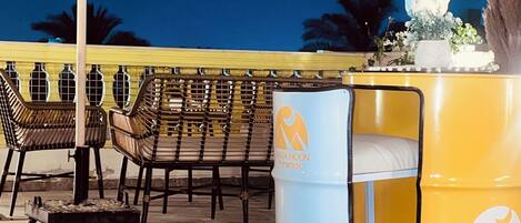 Economy Studio, 1 King Bed, Non Smoking, Kitchenette | Terrace/patio