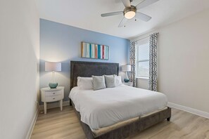 8 chambres, fer et planche à repasser, Wi-Fi, draps fournis