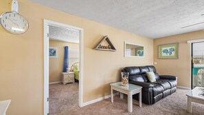 Smart TV - SeaEscape Breeze! Charming 3 bedrm/ 3 ba house with WiFi, AC- Panama City Beach (Panama City Beach)