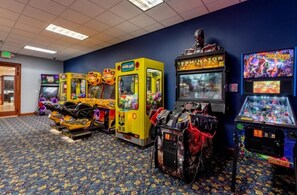Games room - 4 Bedroom House With Lake Views (Kissimmee)