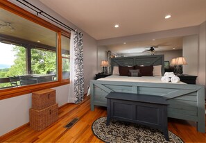 5 bedrooms, travel cot, free WiFi, bed sheets