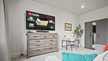 Smart TV, fireplace