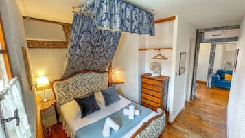 1 slaapkamer, een strijkplank/strijkijzer, gratis wifi, beddengoed