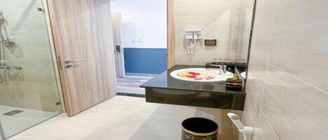 مجففات شعر، مراحيض شطف، مناشف، صابون