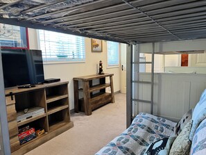 3 bedrooms, WiFi, bed sheets - Superb 3-bedroom house with WiFi in Neskowin.   (Neskowin)