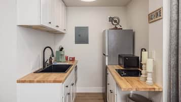 Refrigerador, microondas, parrilla de estufa y lavavajillas