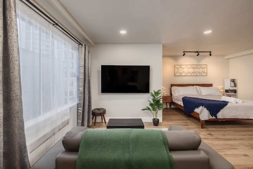 Modern Downtown Suite | Comfortable King Bed