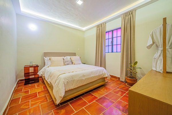 Room | Iron/ironing board, free WiFi