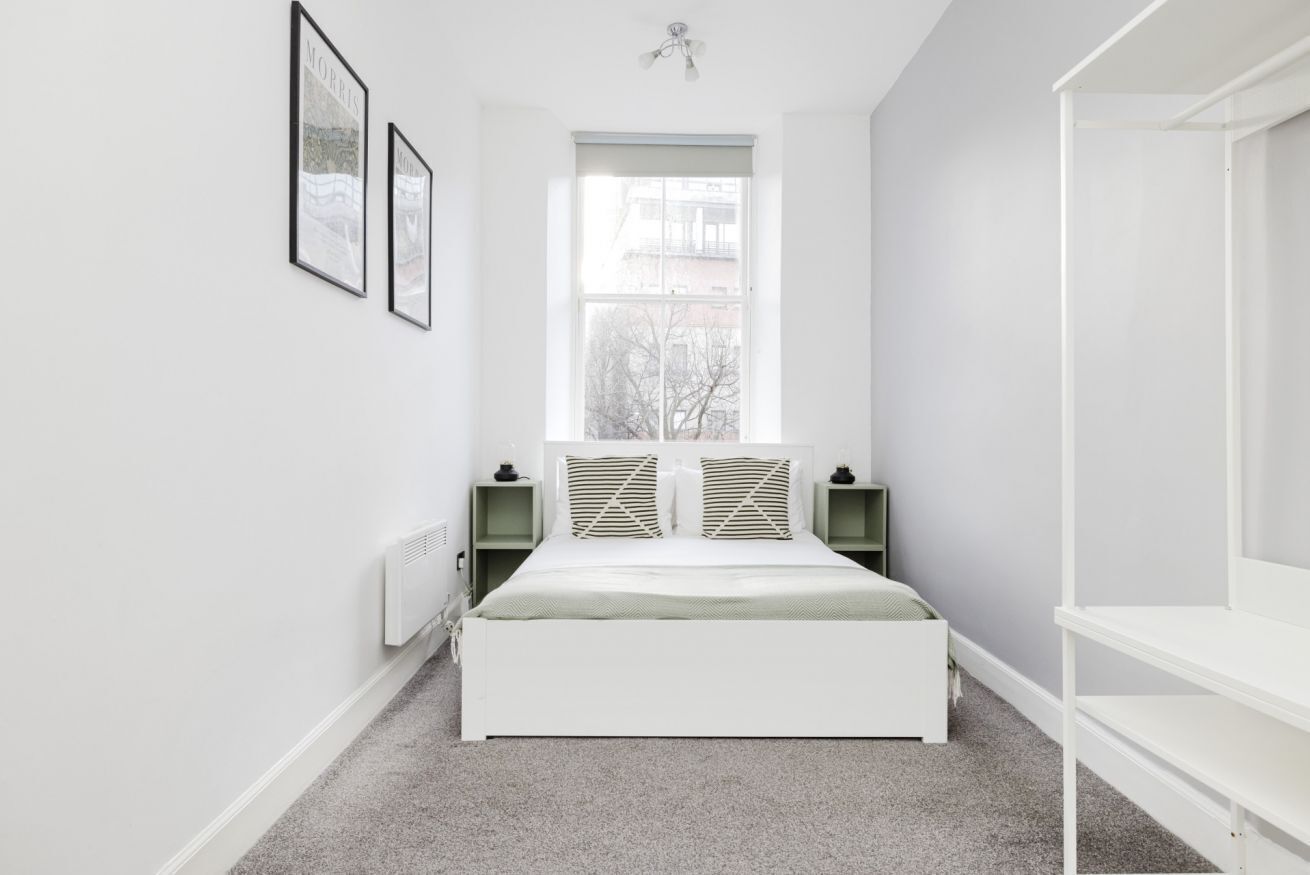 2 bedrooms, desk, iron/ironing board, travel cot