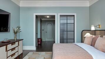 Ropa de cama de alta calidad, edredón, camas con pillow-top y minibar