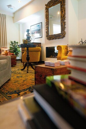 TV - Katari Atojja Puno Hotel (Chucuito)