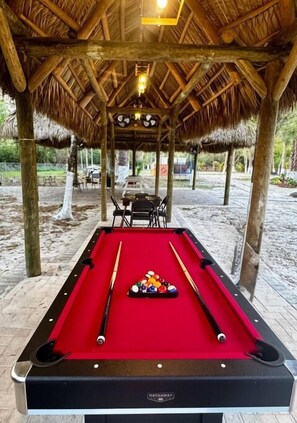 Outdoor dining - Rancho with Jacuzzi and views of the natural surroundings. (Clewiston)