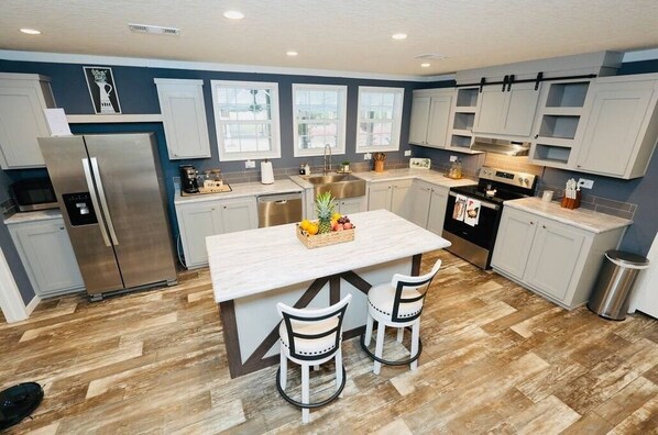 Private kitchen - Rancho with Jacuzzi and views of the natural surroundings. (Clewiston)