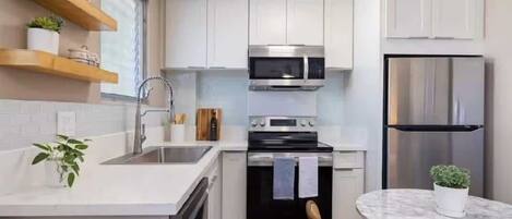 Fridge, microwave, oven, stovetop