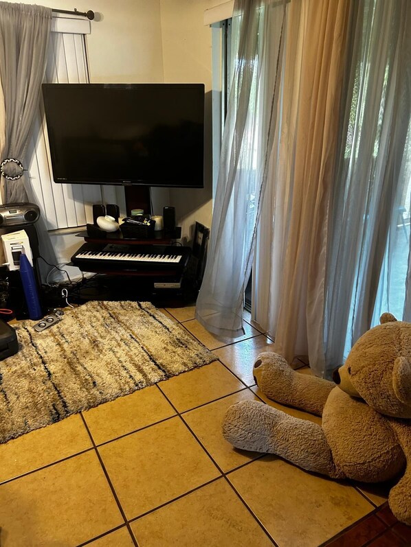 Interior - Charming 2-bedroom house in awesome Port St. Lucie with AC (Port St. Lucie)