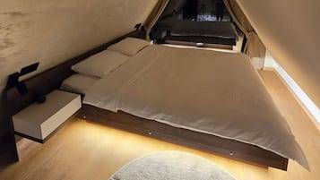 1 bedroom, travel cot, free WiFi, bed sheets