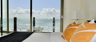 Hi-Tech Hideaway ~ Oceanfront & Modern!