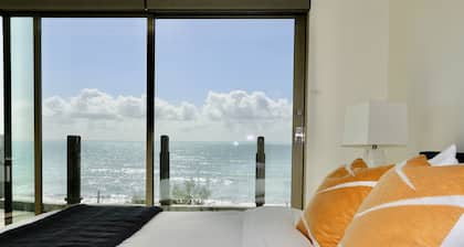 Hi-Tech Hideaway ~ Oceanfront & Modern!