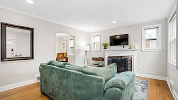 Smart TV, music library, printers