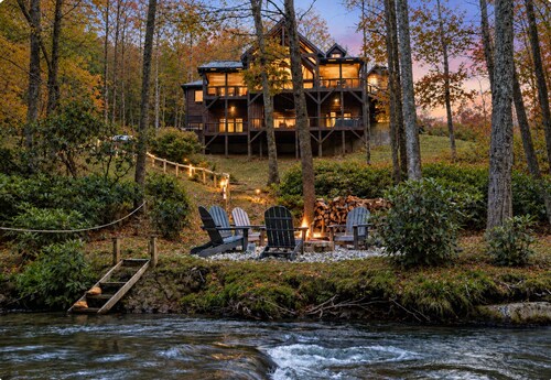 Creek Haüs: Cozy Retreat w/ Endless Entertainment • HotTub • FirePit • GameRoom
