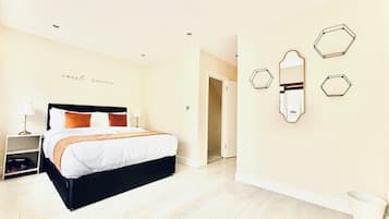 Townhome, 3 Bedrooms | 3 bilik tidur, seterika/papan seterika, Wi-fi percuma