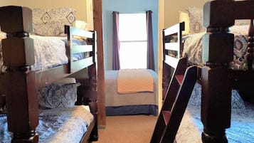3 bedrooms, iron/ironing board, travel crib, free WiFi