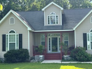 Exterior - Charming 3-bedroom house in Saint Pauls with AC, WiFi (Saint Pauls)