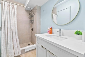 تجهيزات دش، مجففات شعر، مناشف، صابون