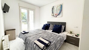 2 chambres, fer et planche à repasser, Wi-Fi, draps fournis