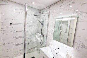 Hair dryer, towels