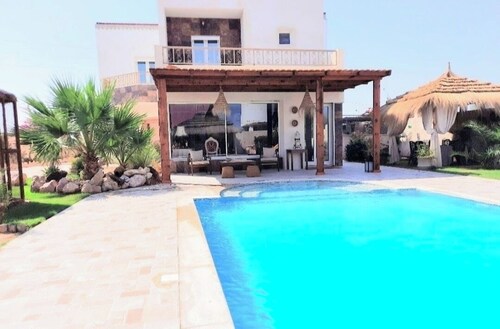 VILLA FLEURIIIIE