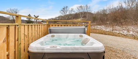 Bañera de hidromasaje al aire libre