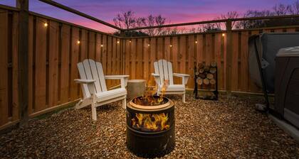 Scouts Cottage + Pickleball Court l Hot Tub