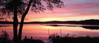 Chalet Au Quai des 3 Lacs. Waterfront with SPA at Val des Sources.