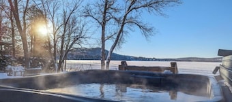 Chalet Au Quai des 3 Lacs. Waterfront with SPA at Val des Sources.
