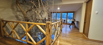Amaru TreeHouse