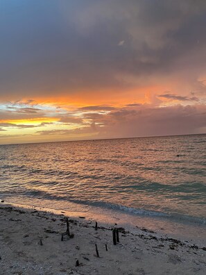 Beach - Charming 2-bedroom house with AC and WiFi in gorgeous Chicxulub Beach (Chicxulub)