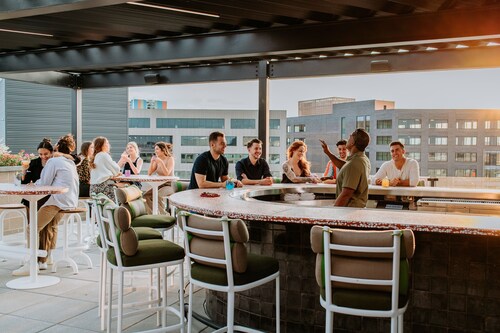 Pet Friendly + Suite | Rooftop Hot Tub & Bar