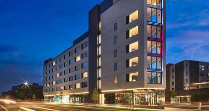 Pet Friendly + Suite | Rooftop Hot Tub & Bar