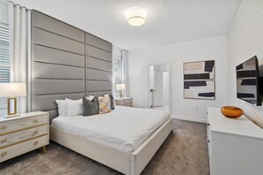 9 habitaciones, tabla de planchar con plancha y cuna de viaje