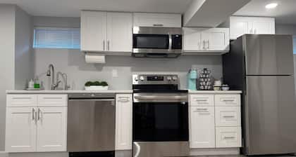 Premium Studio Suite - 10 min. walk to UBS Arena & Belmont Park