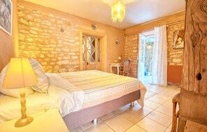 3 Schlafzimmer, Bügeleisen/Bügelbrett, Reisekinderbett, kostenloses WLAN