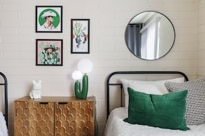 2 chambres, fer et planche à repasser, Wi-Fi gratuit, draps fournis