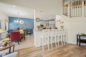 Interior - Paws A Bit: Dog-Friendly, Pool, Soundfront Views (Corolla)