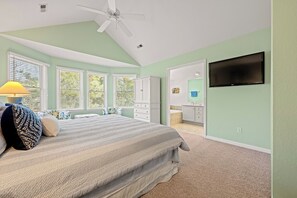 4 bedrooms, iron/ironing board, free WiFi, bed sheets
