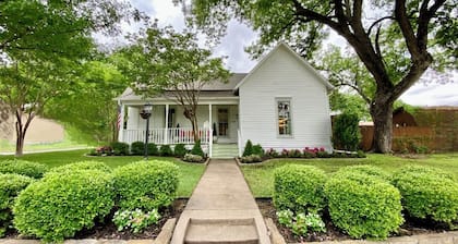 1883 Boutique Bungalow
