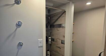 Charming 2-bedroom house in Nipawin with AC, WiFi, fitness room