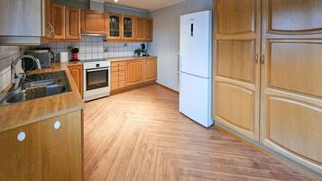 KylskÄp, diskmaskin och kaffe- och tebryggare